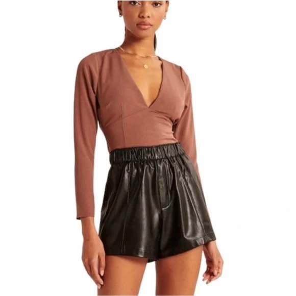 NWT Abercrombie Long-Sleeve Deep-V Top Brown (XS) - Picture 1 of 5